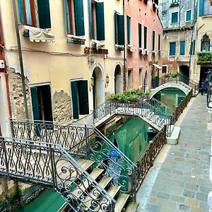https://central-flat-romantic-domus-remedio.hotelslidodijesolo.com
