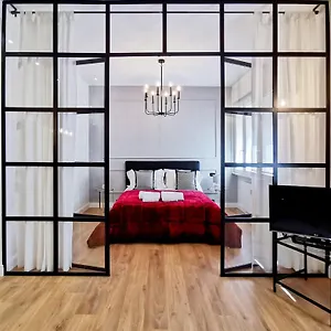 https://f-l-o-r-e-n-t-i-n.italymilanhotels.net