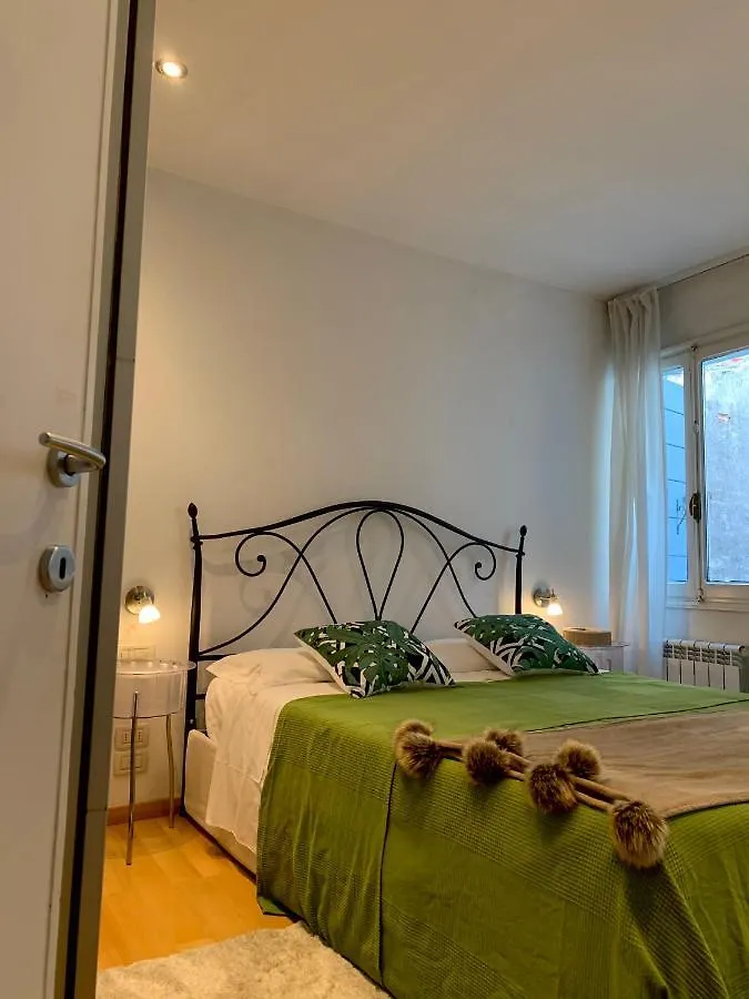 Regina - Romantic Studio Near Rialto 베니스